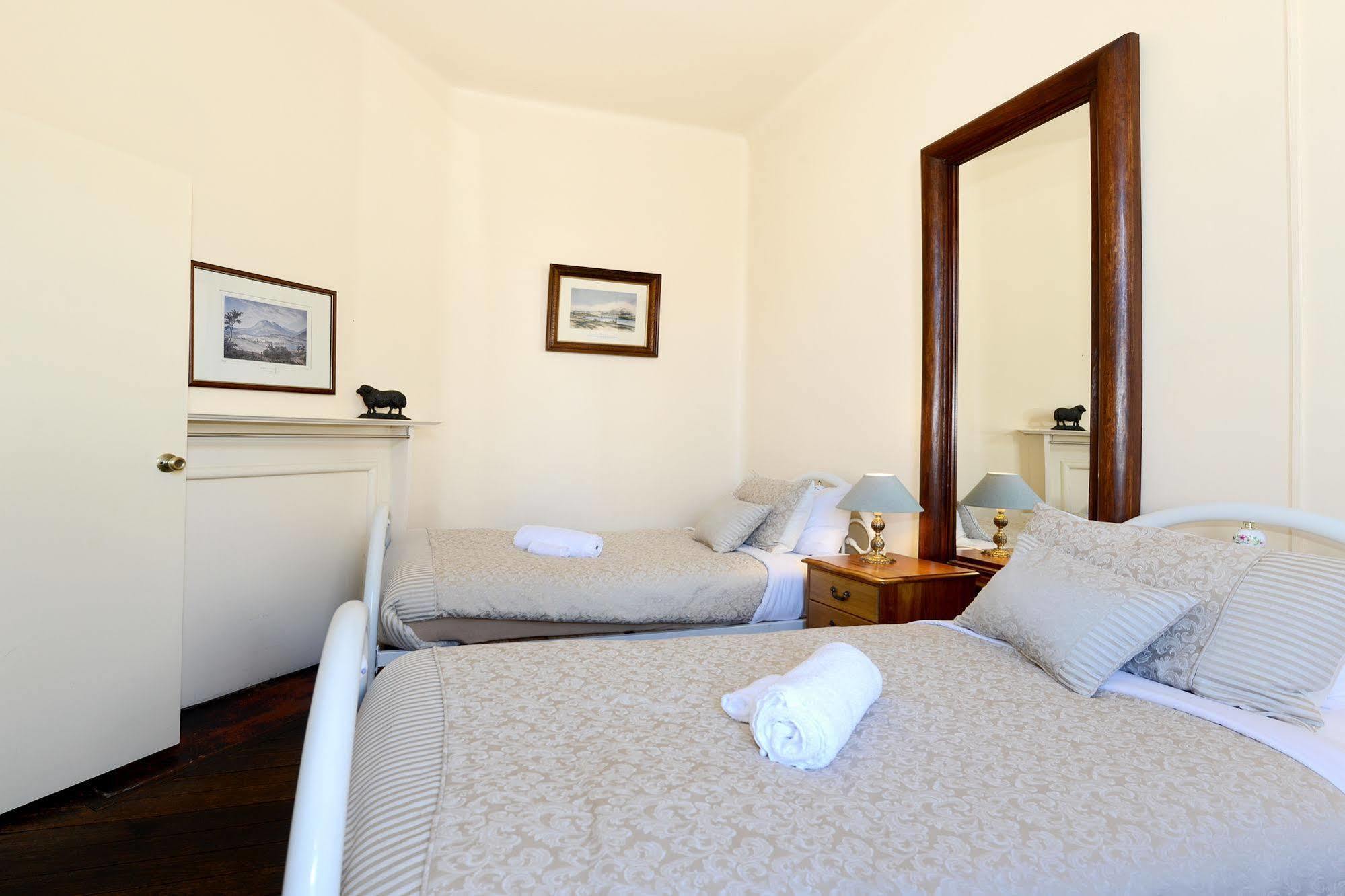 הובארט Edinburgh Gallery Bed & Breakfast מראה חיצוני תמונה
